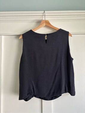 Vintage Jones New York navy-black silk Keyhole Back Shell Top
